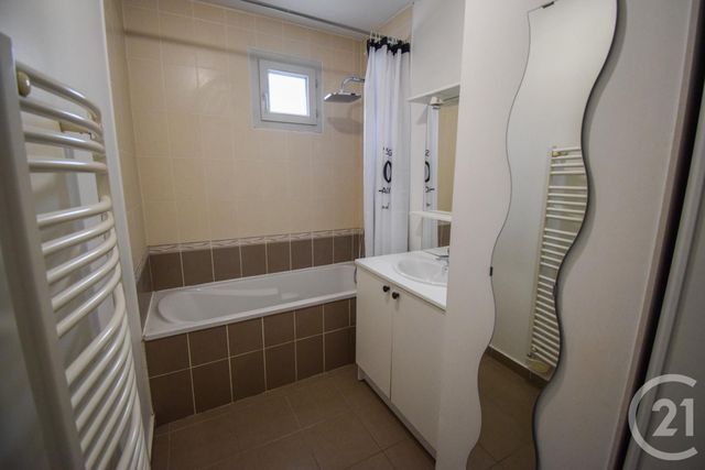 Afficher la photo en grand Appartement F3 à vendre - 3 pièces - 75.79 m2 - LES CHERES - 69 - RHONE-ALPES - Century 21 Coquillat Immobilier